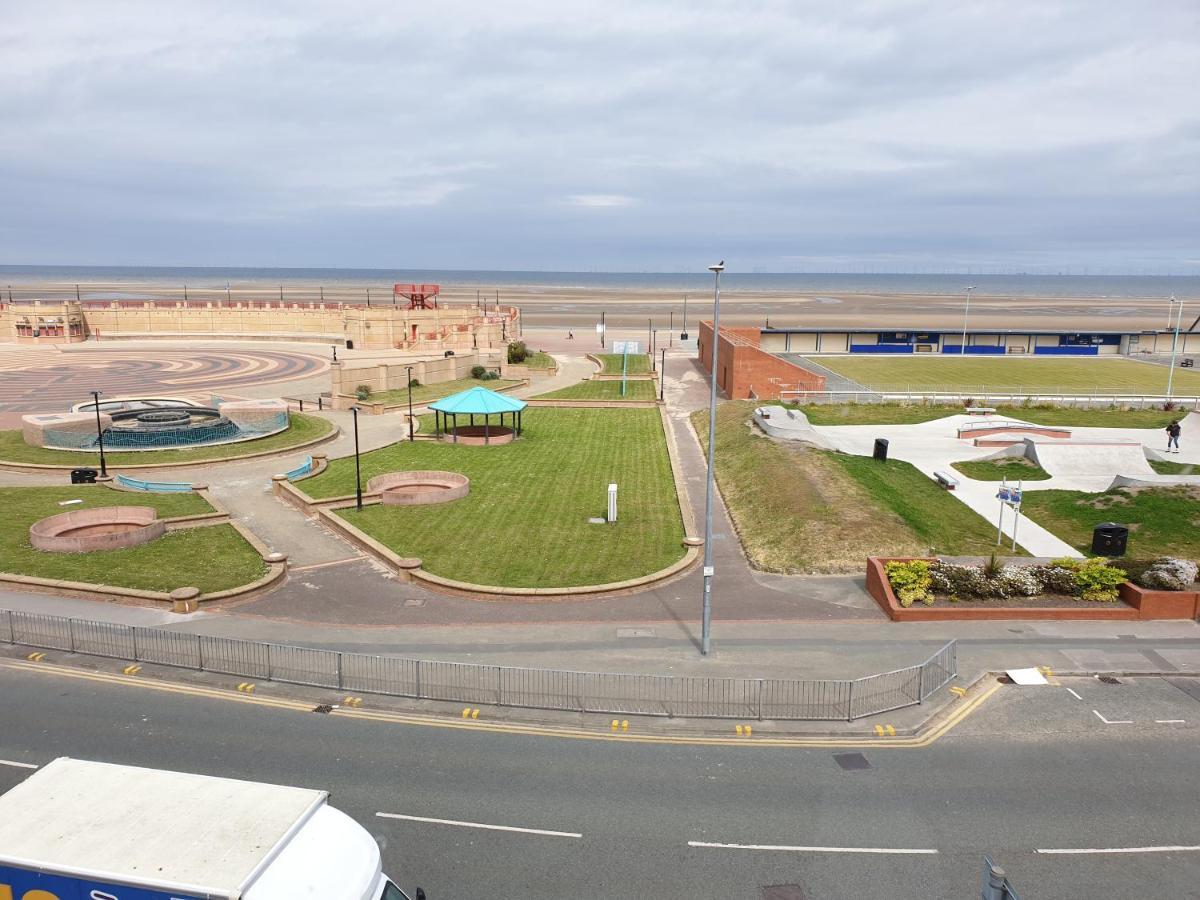 Sand Beach Hotel Rhyl Exterior photo